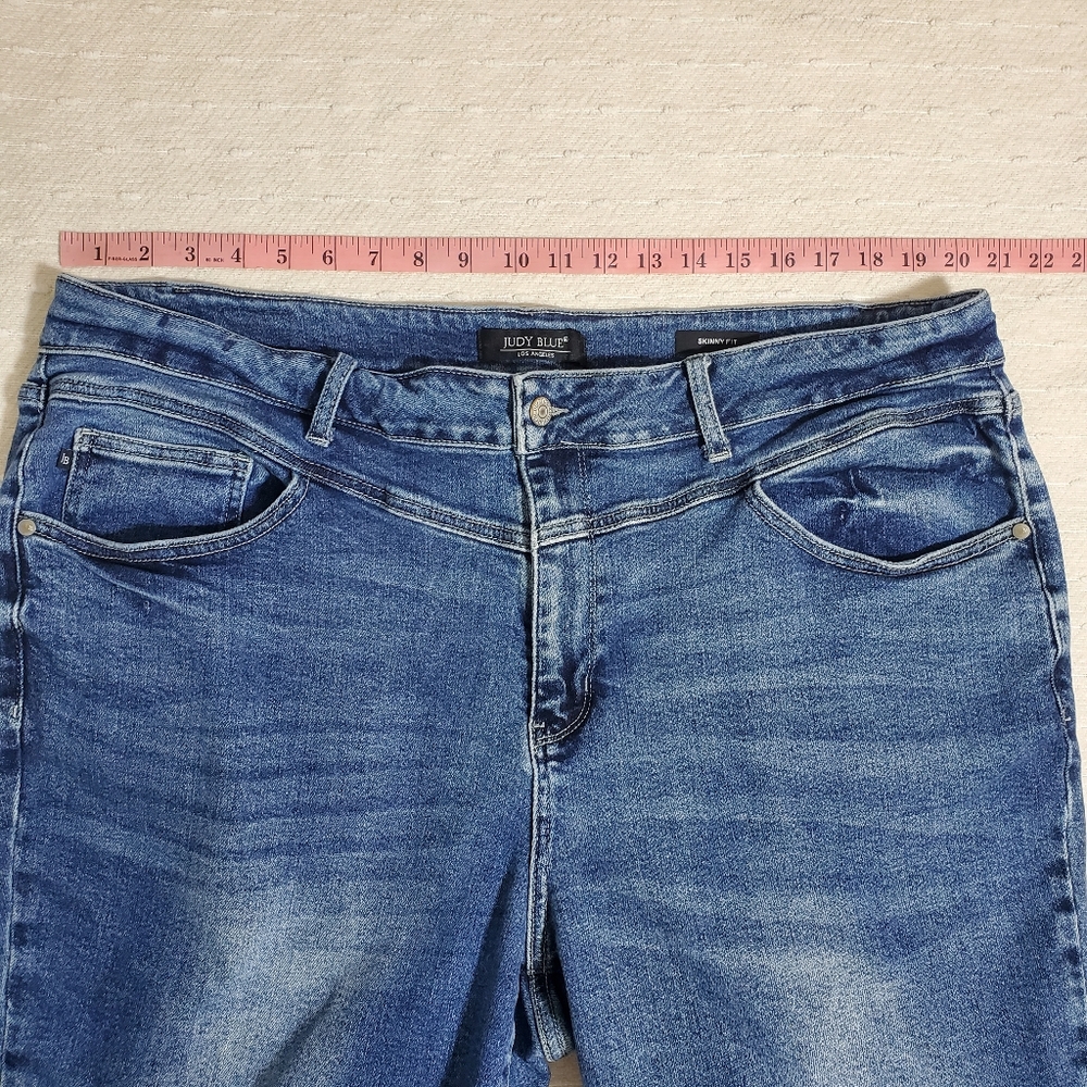 Judy Blue LA Women's Skinny Fit Jeans. Size: 24W - Picture 3 of 8